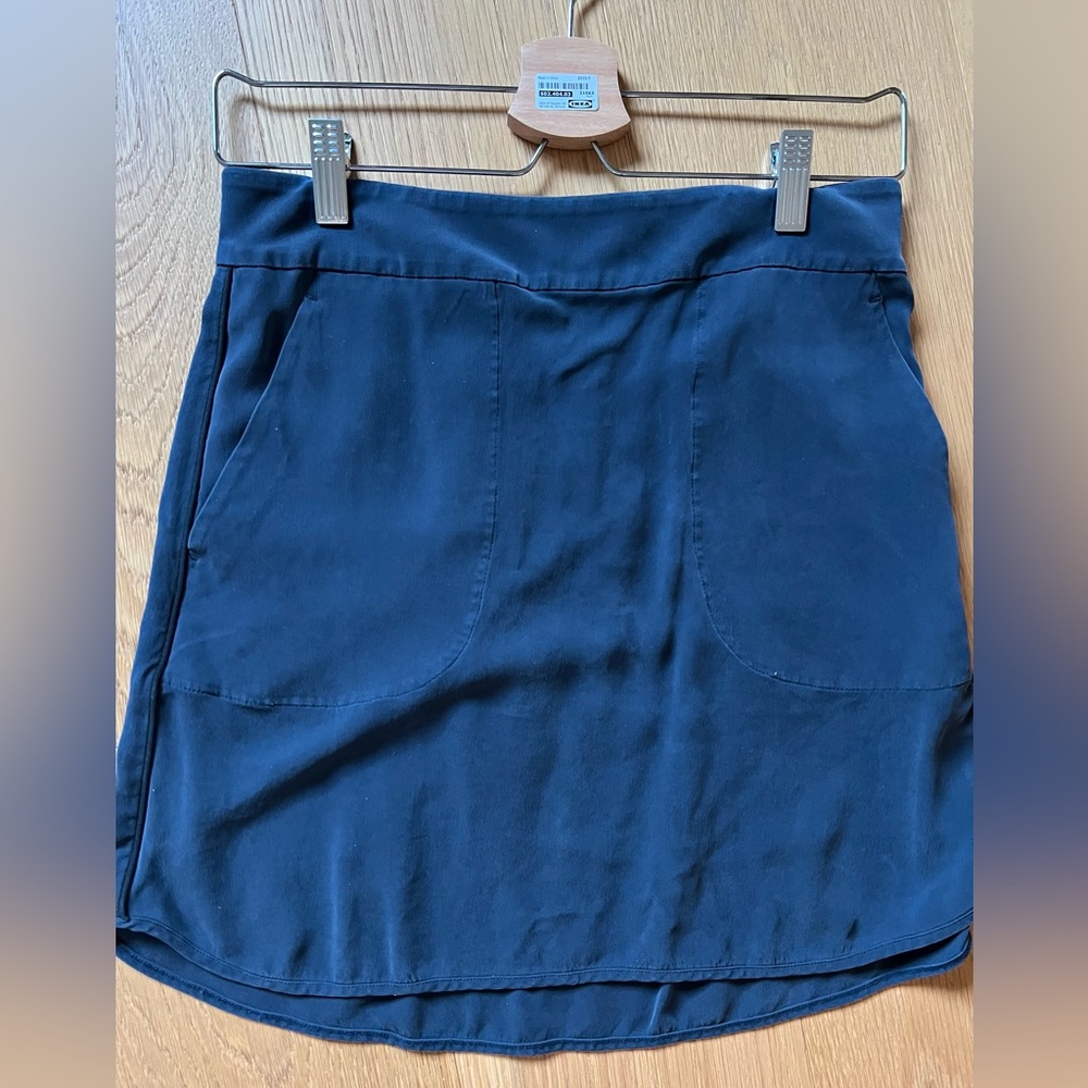 Kit and Ace navy silk skirt